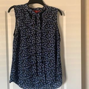 Elle sleeveless business/casual blouse